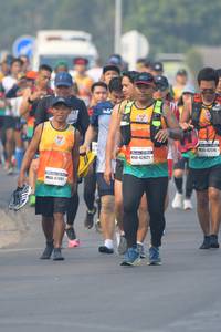 BIB: 4256, 42621, 47807
                            <button type="button" onclick="openModal(9914928)" class="btn btn-primary btn-sm float-right btn-popup" data-toggle="modal" data-target=".modal-high-quality">
                        <i class="fas fa-shopping-cart"></i> Add to Cart
                    </button>
                                            <button type="button" onclick="isThisMe(9914928, true)" class="btn btn-success btn-sm float-right btn-popup btn-isme hidden" data-toggle="tooltip" data-placement="bottom" title="นี่คือรูปของคุณใช่ไหม คลิกที่นี่เพื่อเอาเข้าอัลบั้ม">
                        <i class="fas fa-plus"></i> Add to album
                    </button>
                    <button type="button" onclick="isThisMe(9914928, false)" class="btn btn-warning btn-sm float-right btn-popup btn-isnotme hidden">
                        <i class="fas fa-ban"></i> Remove from album
                    </button>